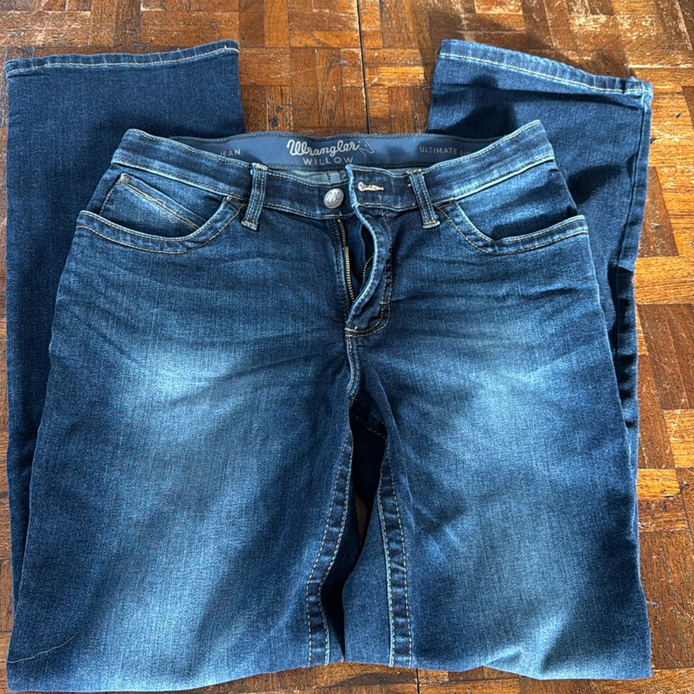 Wrangler women’s flare jeans size 9x34
Never been worn